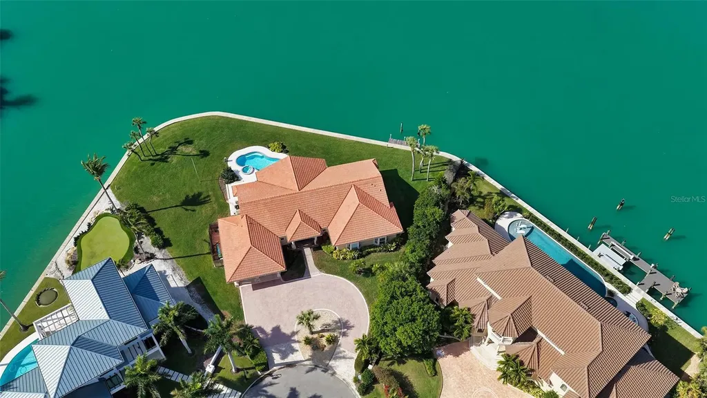 376 West Royal Flamingo Drive Sarasota FL 34236