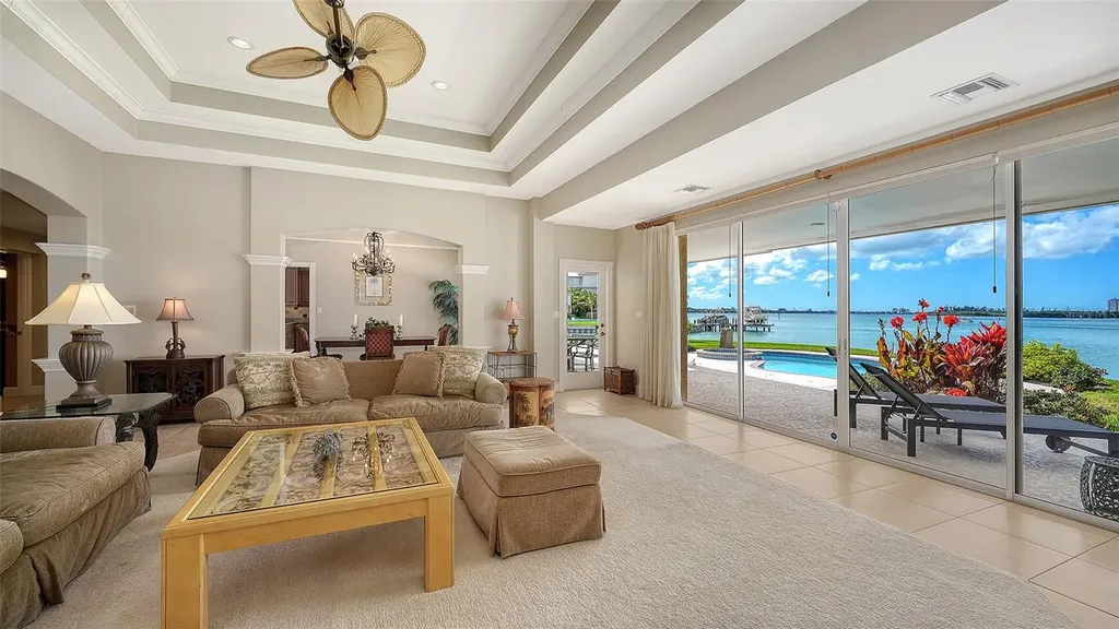 376 West Royal Flamingo Drive Sarasota FL 34236