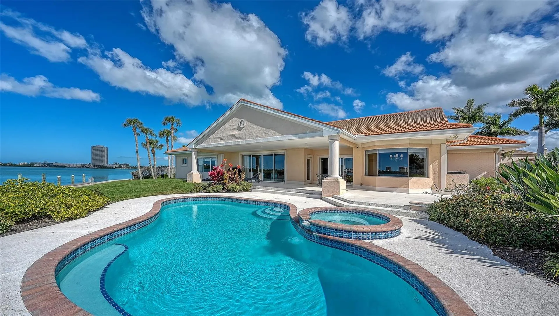 376 West Royal Flamingo Drive Sarasota FL 34236