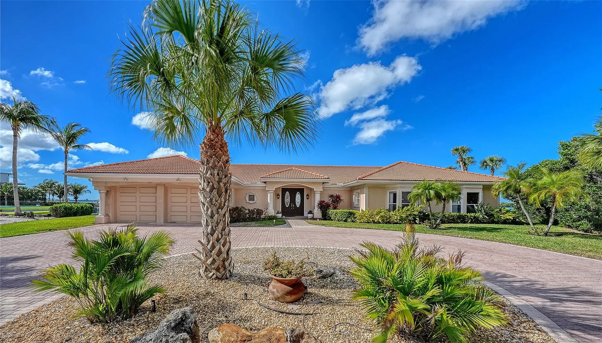 376 West Royal Flamingo Drive Sarasota FL 34236