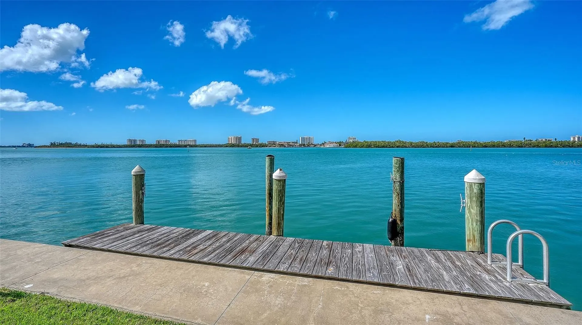 376 West Royal Flamingo Drive Sarasota FL 34236