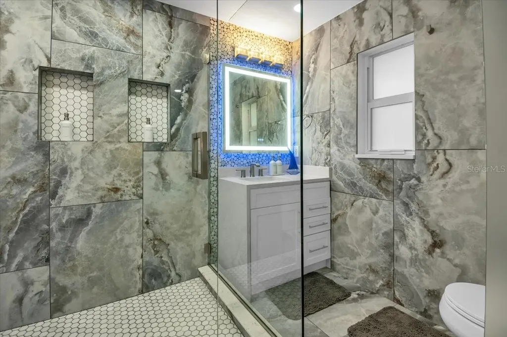 5624 Cape Leyte Drive Sarasota FL 34242