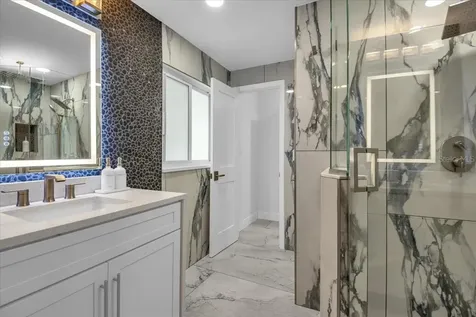 5624 Cape Leyte Drive Sarasota FL 34242