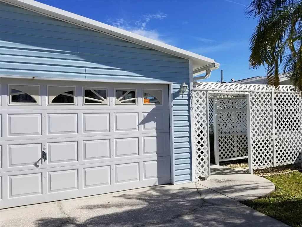 2016 Lake Linda Circle Lutz FL 33558