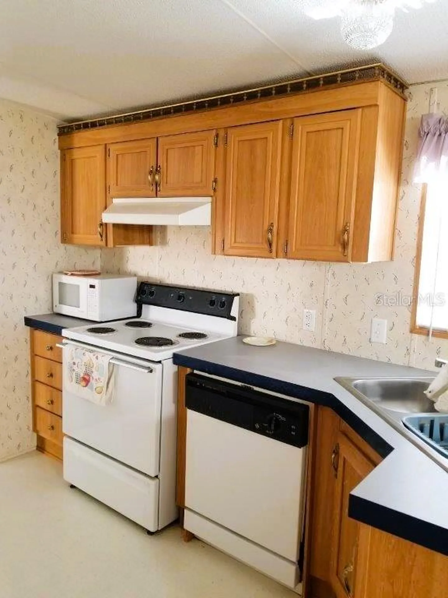 2016 Lake Linda Circle Lutz FL 33558