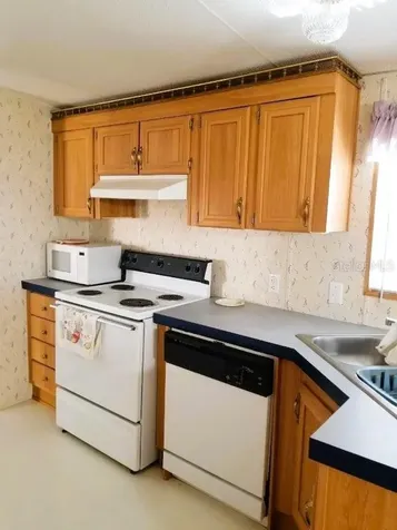 2016 Lake Linda Circle Lutz FL 33558