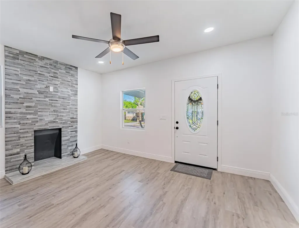 1305 E Osborne Avenue Tampa FL 33603