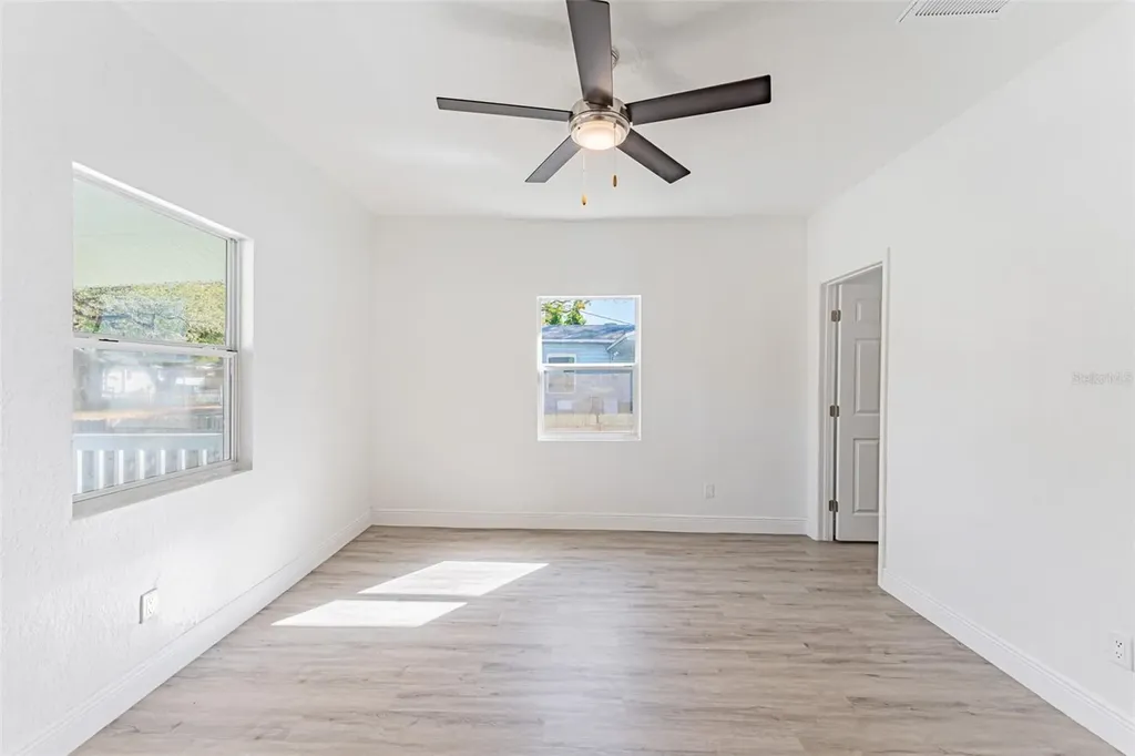 1305 E Osborne Avenue Tampa FL 33603