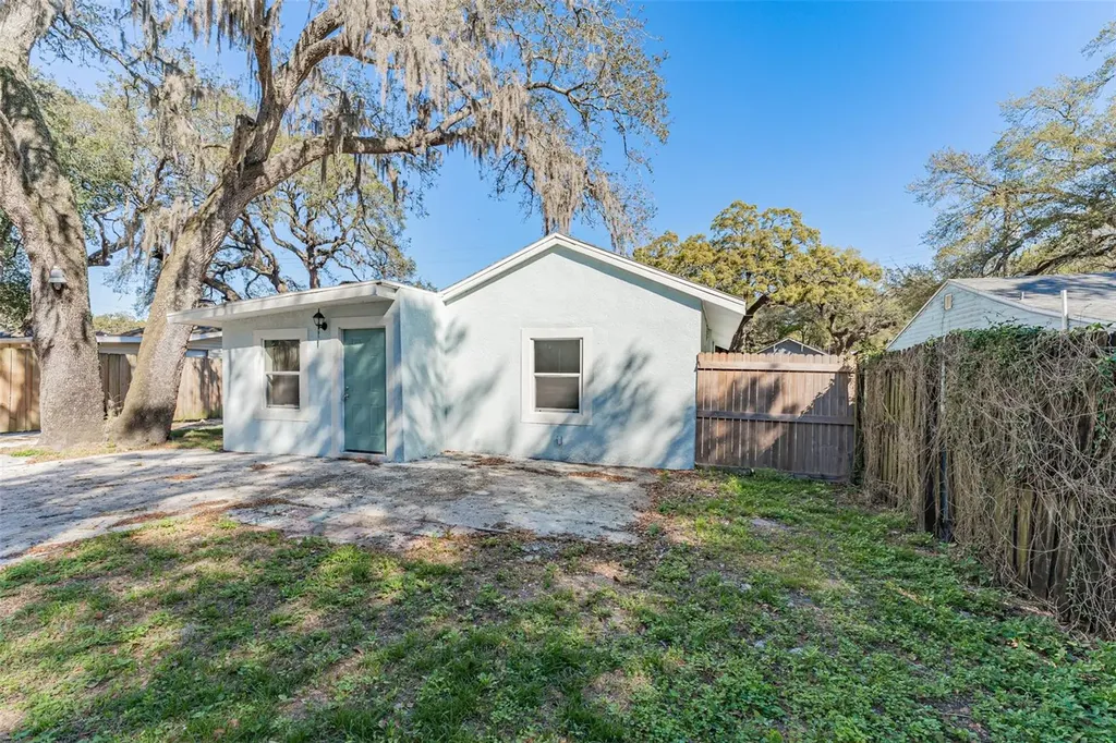 1305 E Osborne Avenue Tampa FL 33603