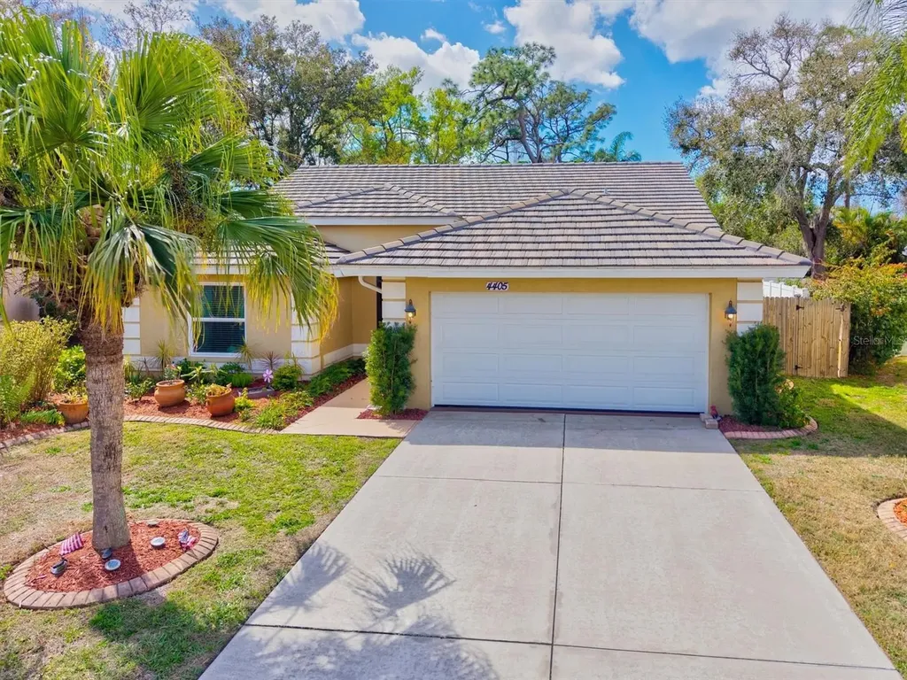 4405 Beauchamp Court Sarasota FL 34243