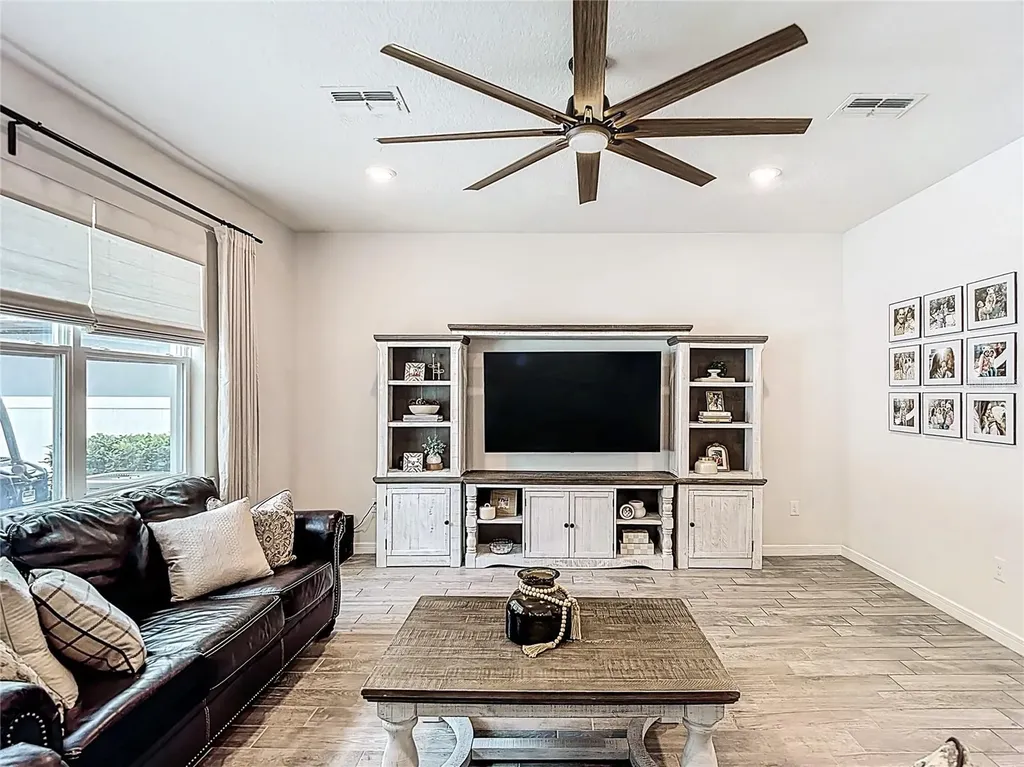 769 Parsons Mooring Court Seffner FL 33584