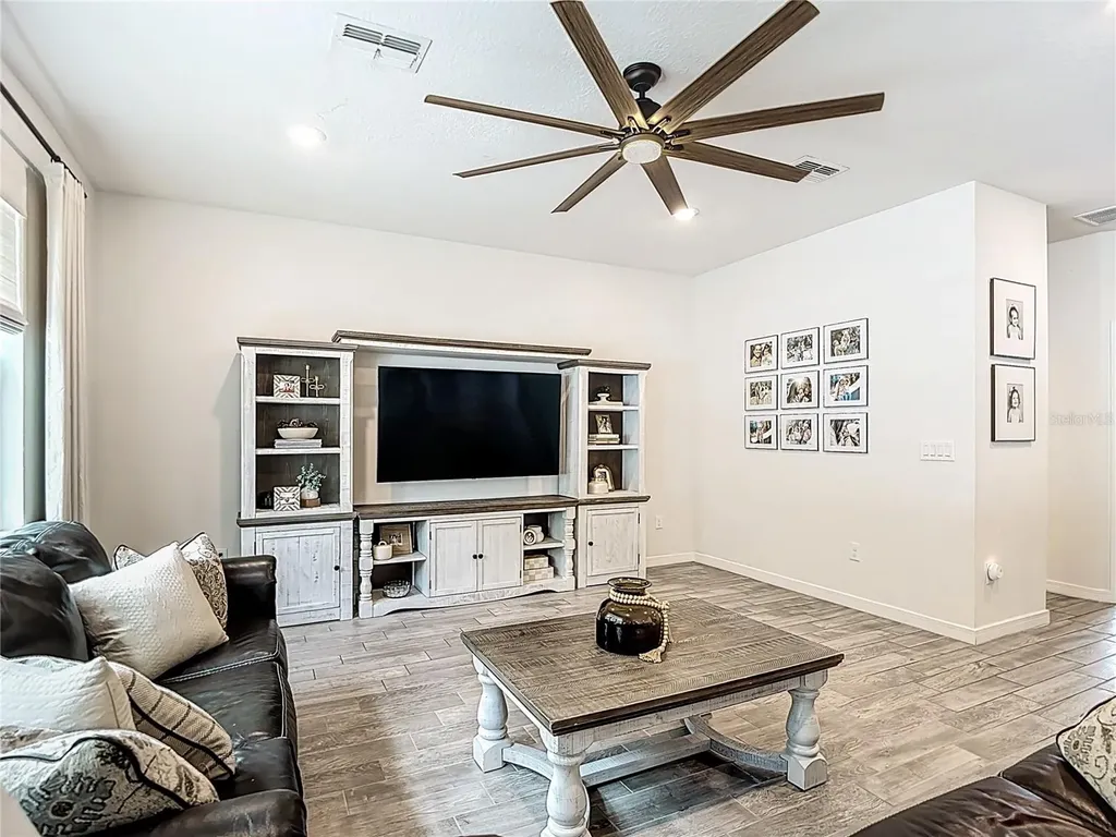 769 Parsons Mooring Court Seffner FL 33584