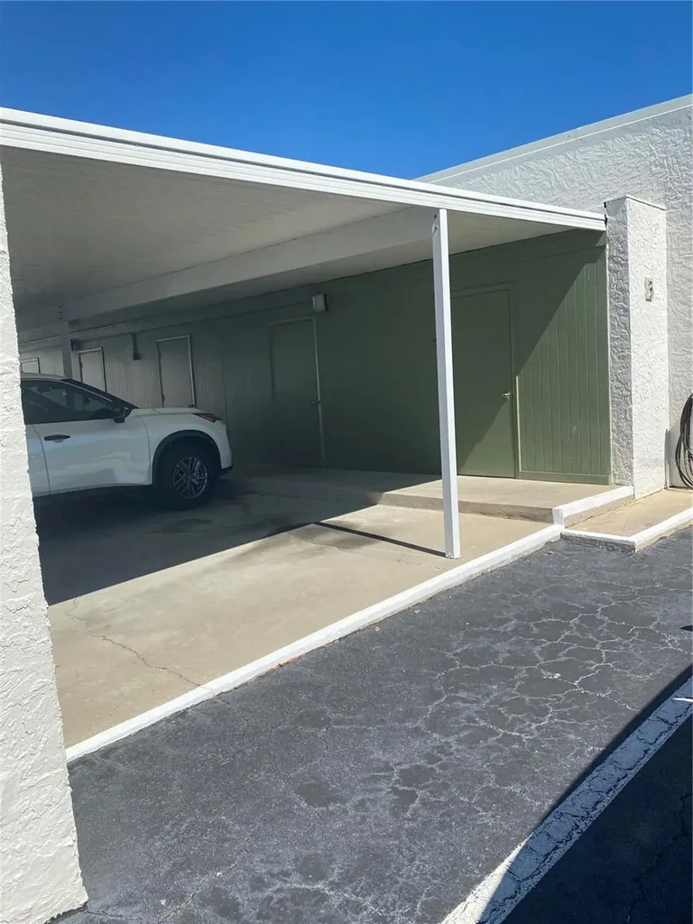 4653 Lake Villa Drive Clearwater FL 33762