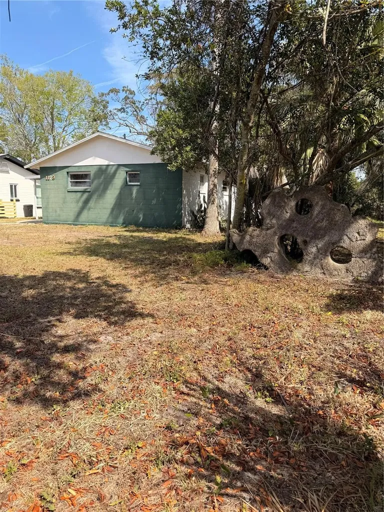 1129 Holly Avenue Daytona Beach FL 32117