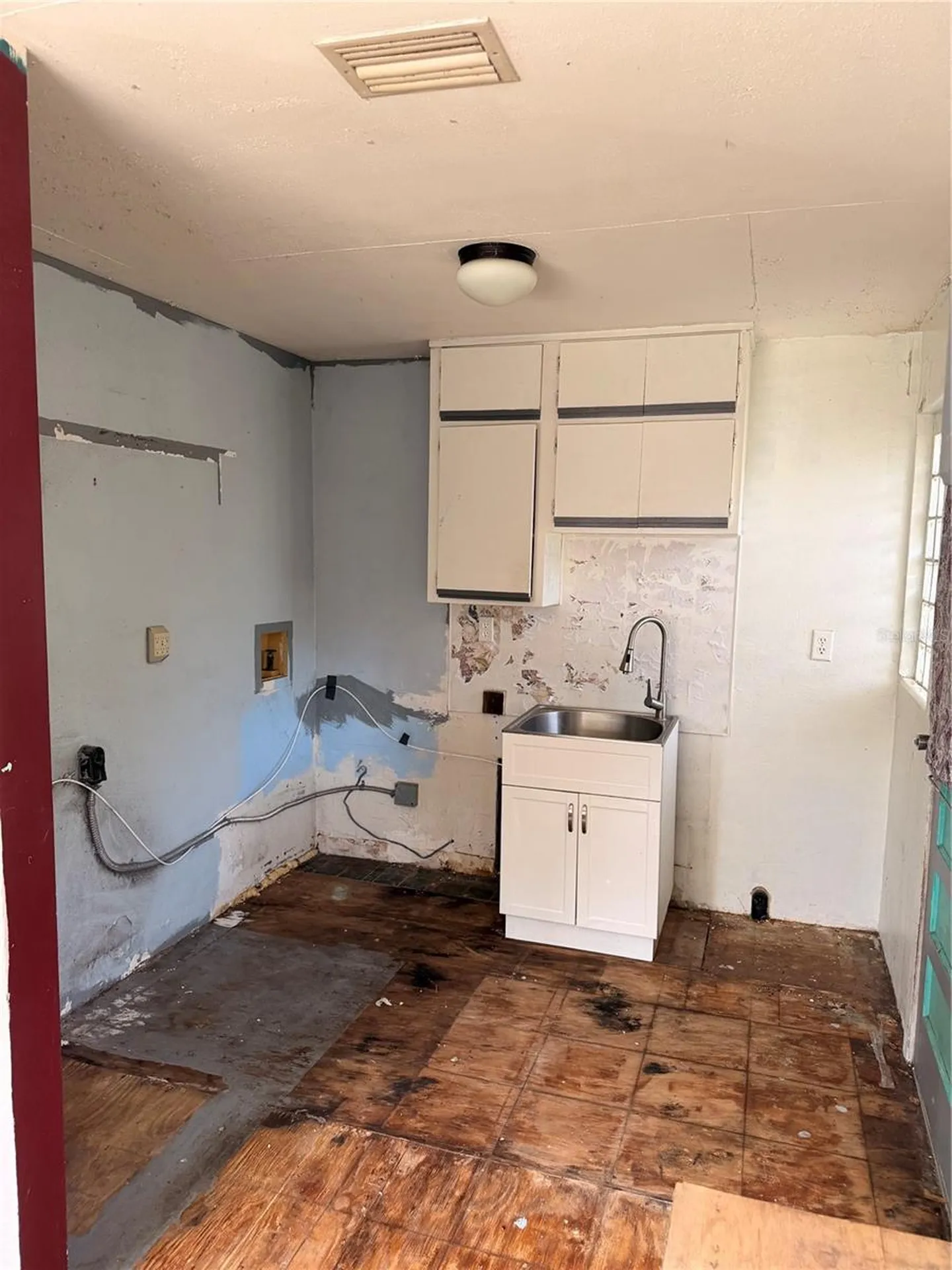 1129 Holly Avenue Daytona Beach FL 32117
