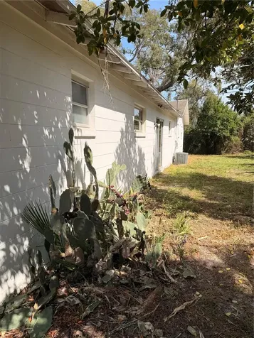 1129 Holly Avenue Daytona Beach FL 32117