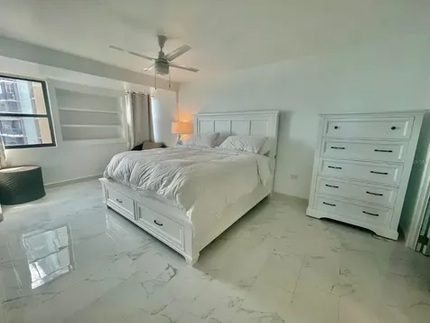 37 Ave. Isla Verde Carolina PR 00979