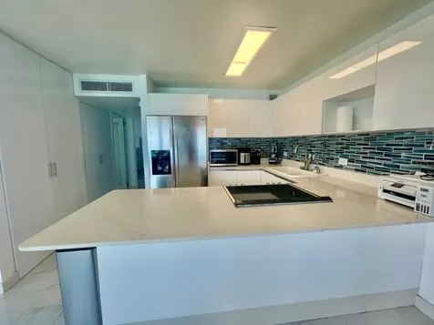 37 Ave. Isla Verde Carolina PR 00979