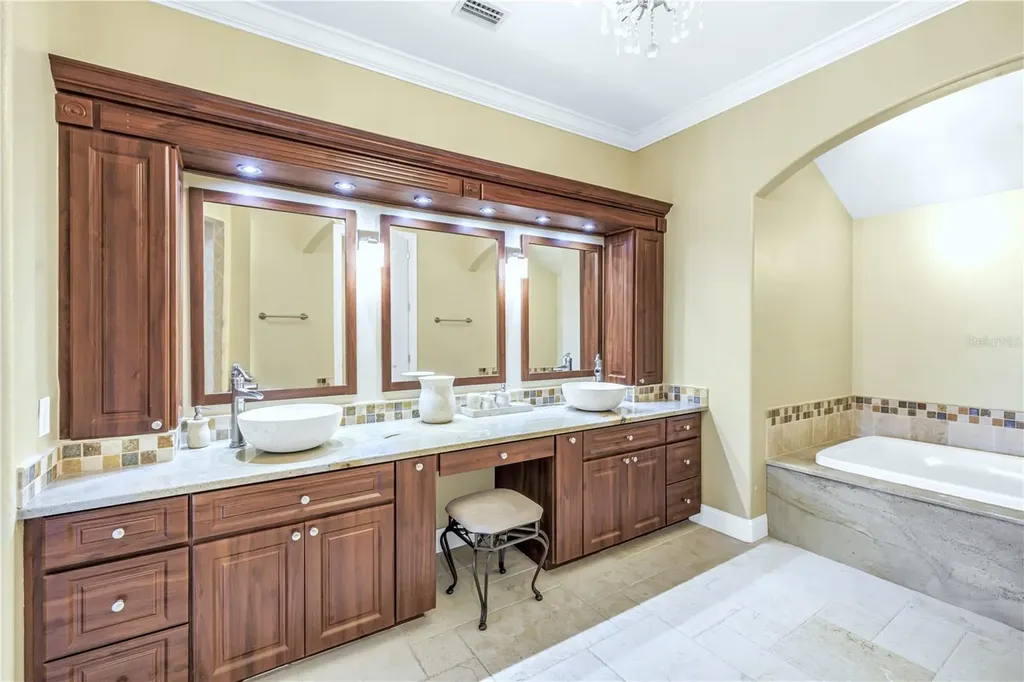 14365 Eagle Pointe Drive Clearwater FL 33762