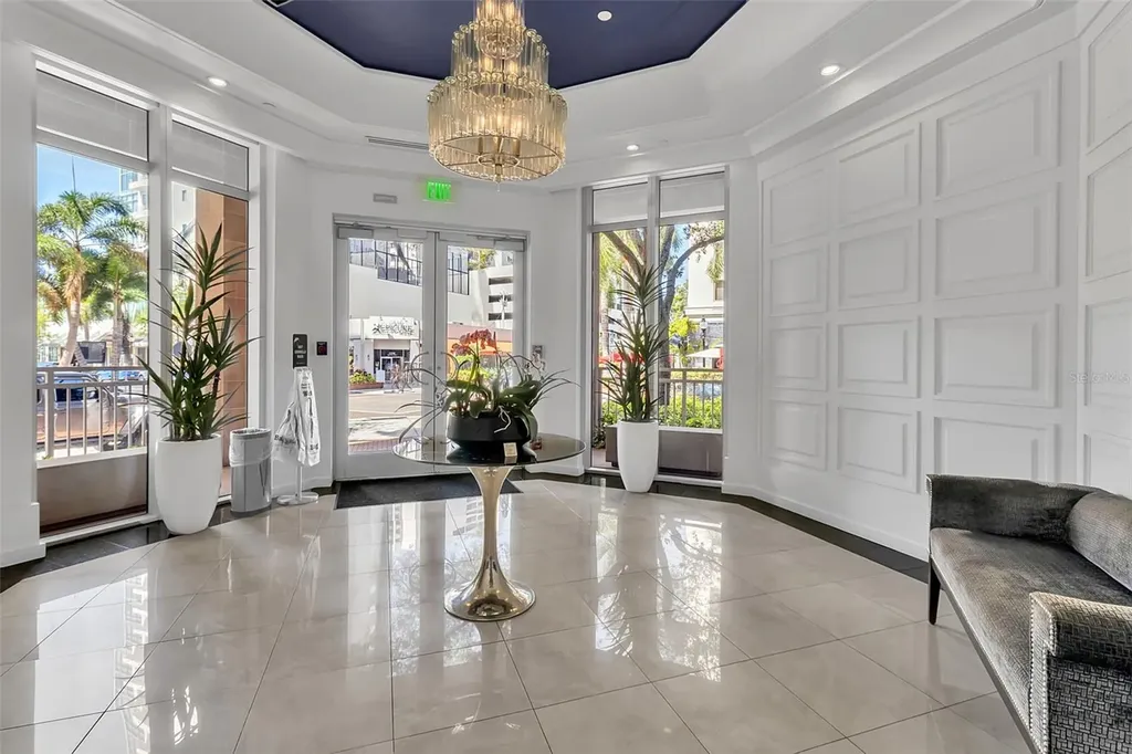 1350 Main Street Sarasota FL 34236