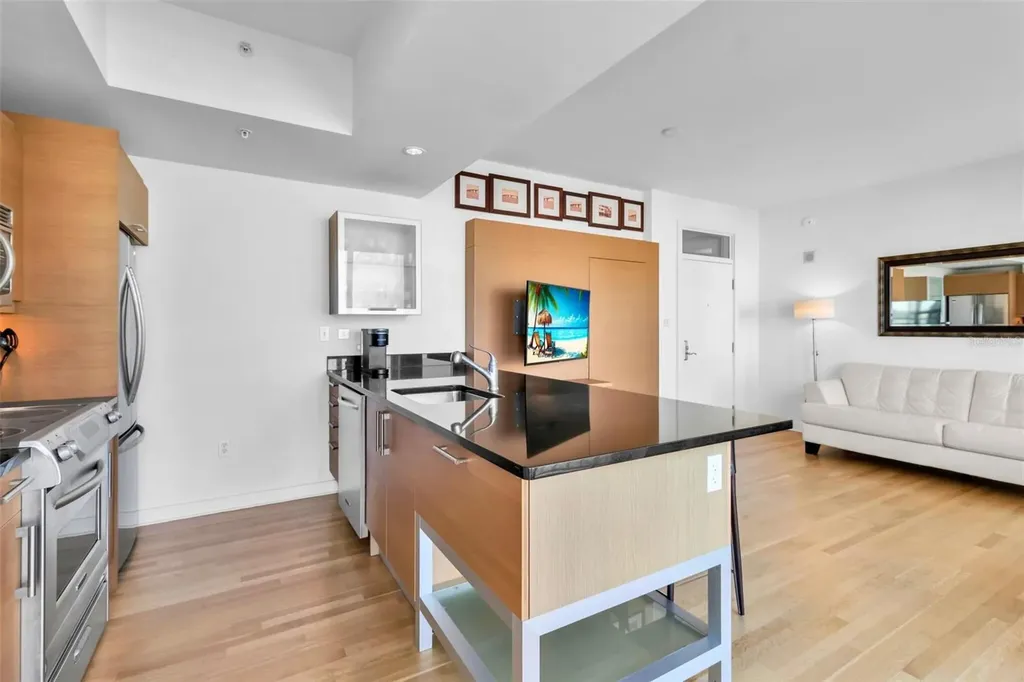 1350 Main Street Sarasota FL 34236