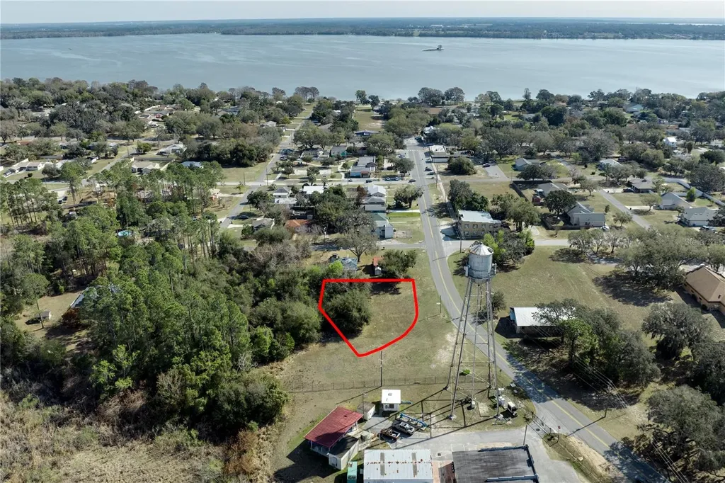 W Central Avenue Howey In The Hills FL 34737