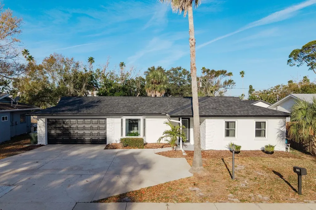 1762 Bayshore Boulevard Dunedin FL 34698