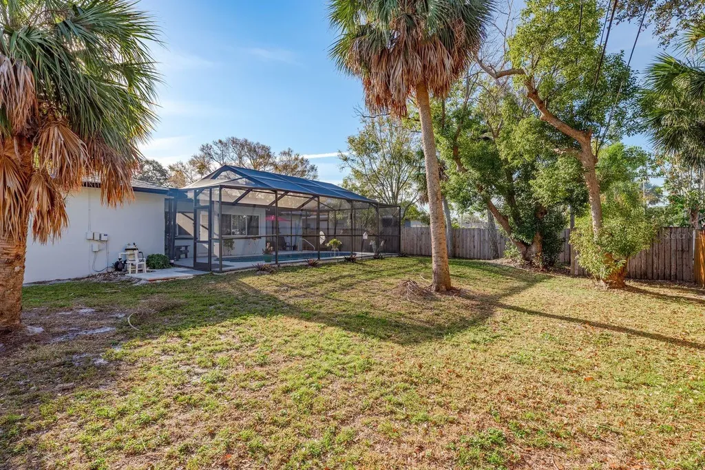 1762 Bayshore Boulevard Dunedin FL 34698