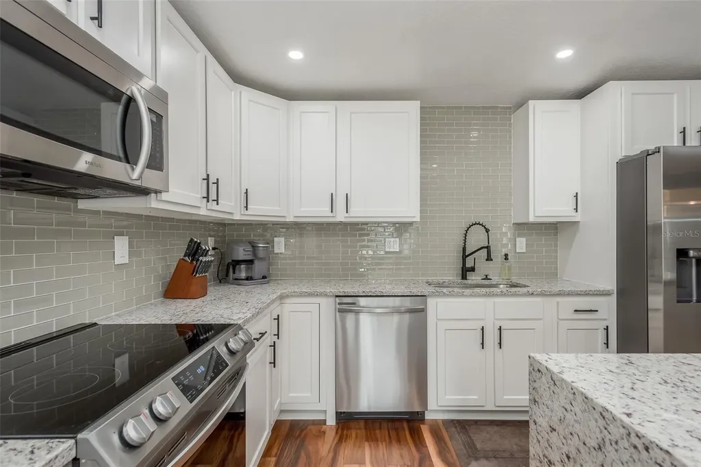 1762 Bayshore Boulevard Dunedin FL 34698