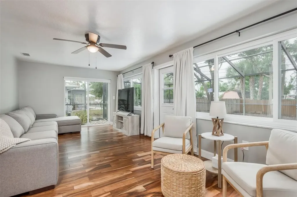 1762 Bayshore Boulevard Dunedin FL 34698
