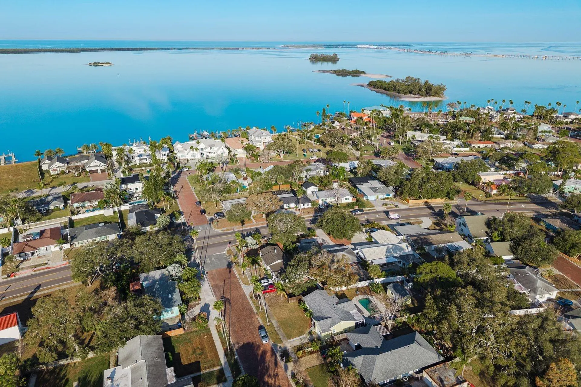 1762 Bayshore Boulevard Dunedin FL 34698