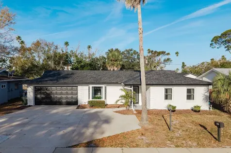 1762 Bayshore Boulevard Dunedin FL 34698