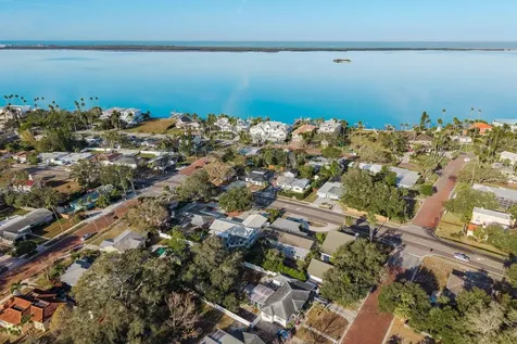 1762 Bayshore Boulevard Dunedin FL 34698