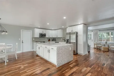 1762 Bayshore Boulevard Dunedin FL 34698