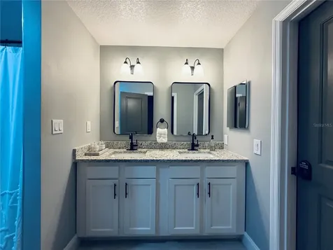 1762 Bayshore Boulevard Dunedin FL 34698