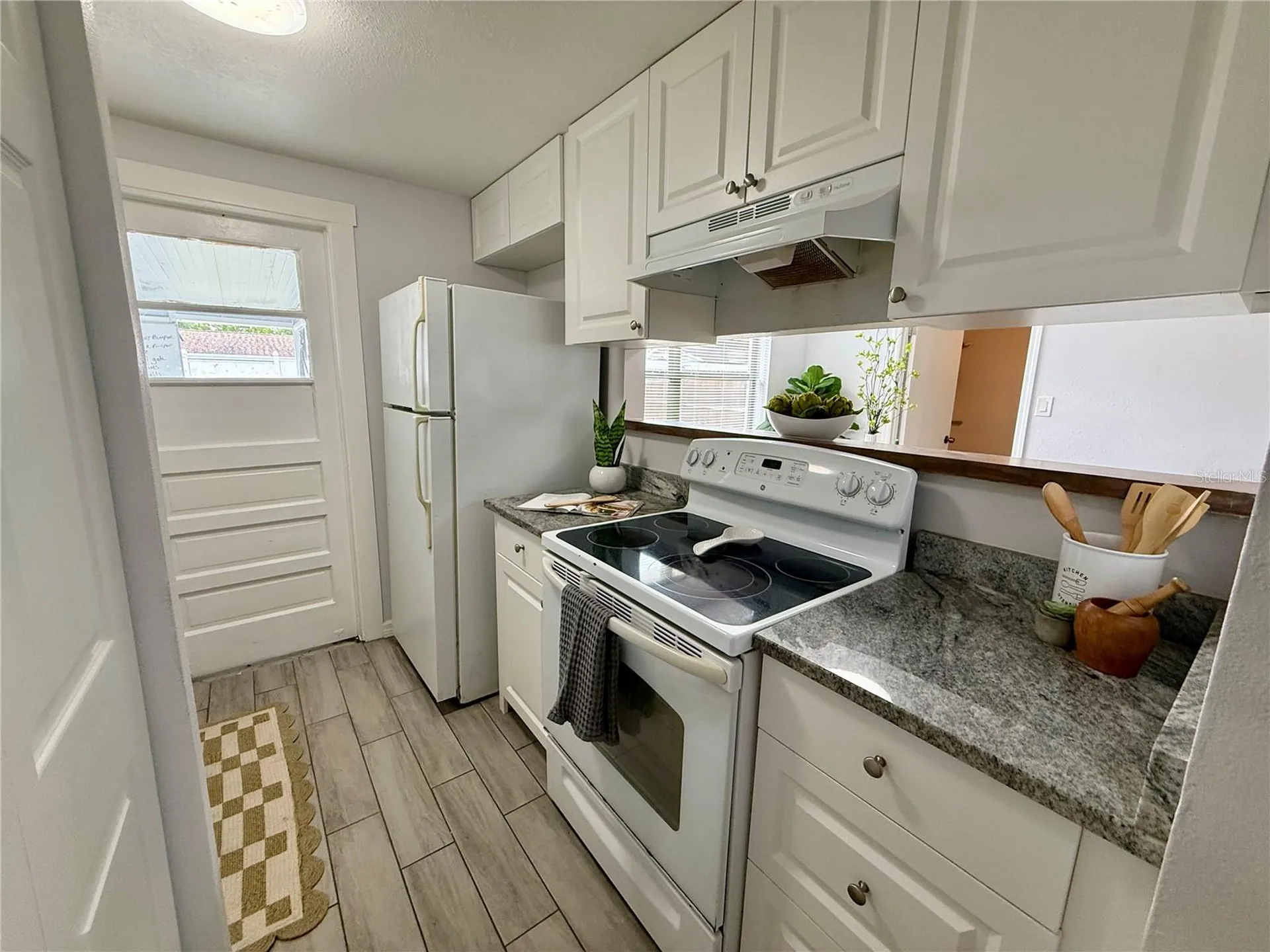 1216 Grantwood Avenue Clearwater FL 33759