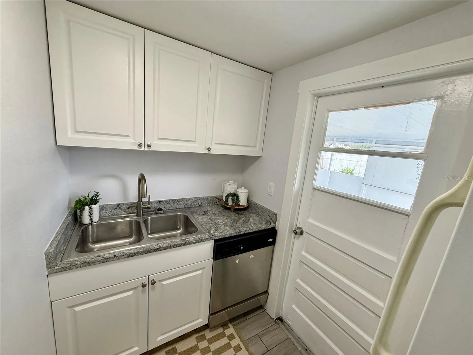 1216 Grantwood Avenue Clearwater FL 33759