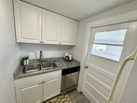 1216 Grantwood Avenue Clearwater FL 33759