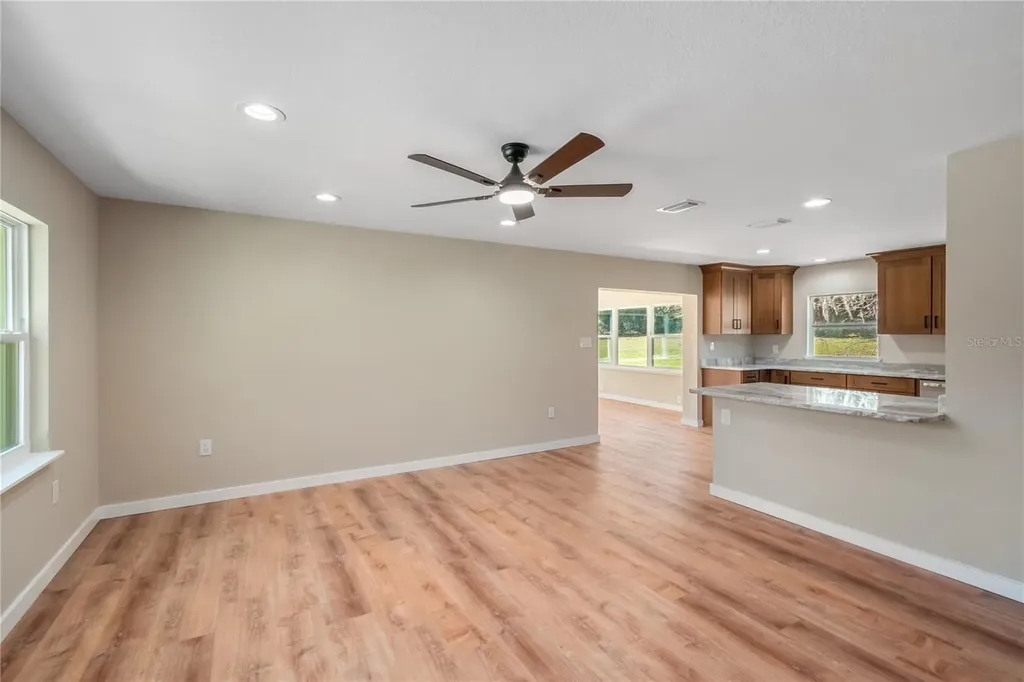 983 S County Road 21 Hawthorne FL 32640
