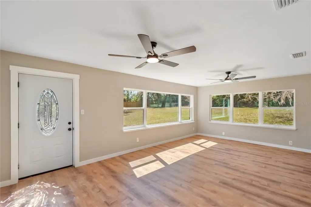 983 S County Road 21 Hawthorne FL 32640