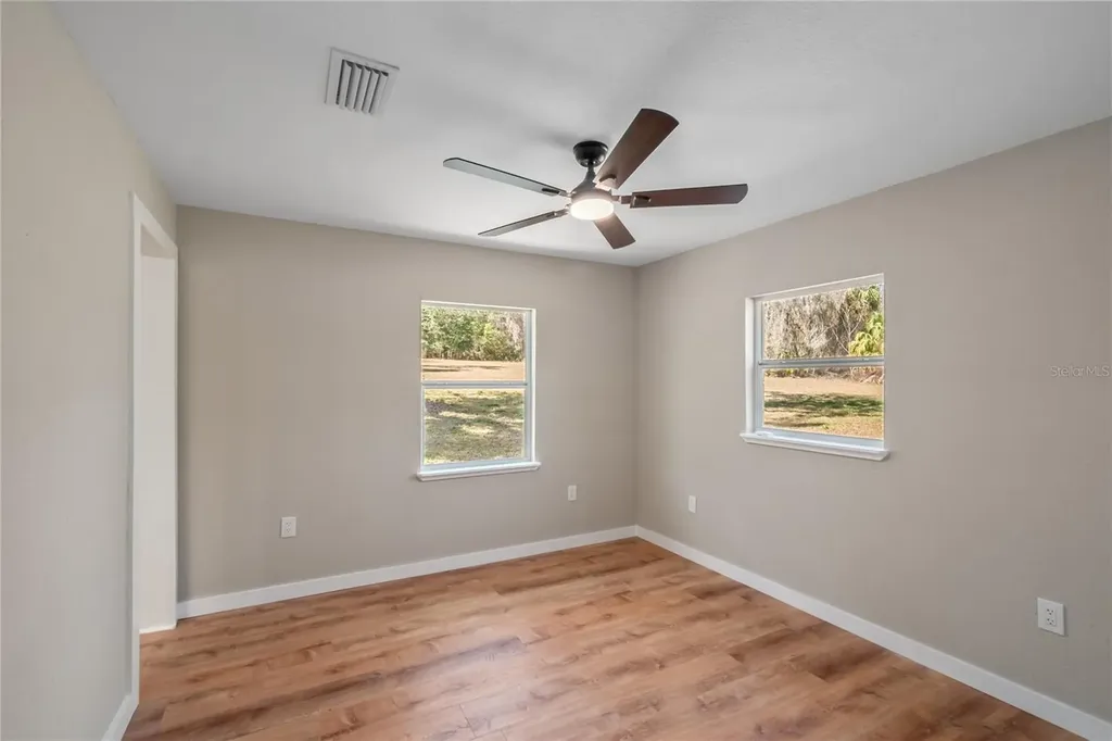 983 S County Road 21 Hawthorne FL 32640
