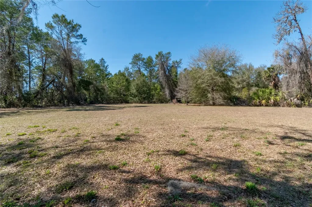 983 S County Road 21 Hawthorne FL 32640