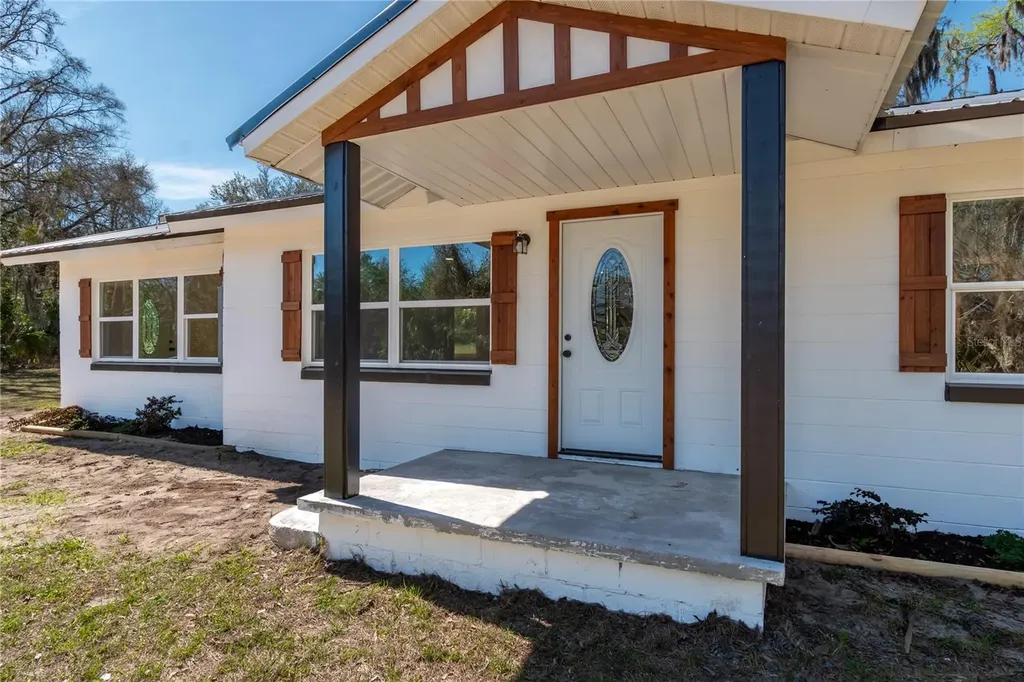 983 S County Road 21 Hawthorne FL 32640