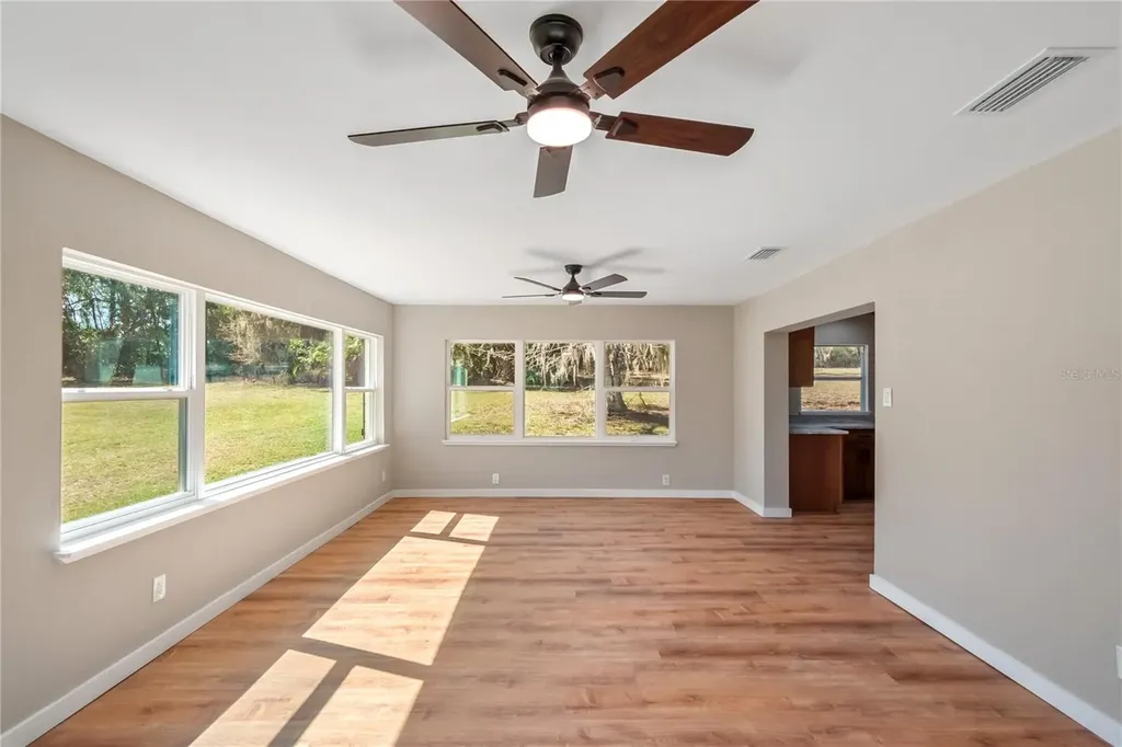983 S County Road 21 Hawthorne FL 32640