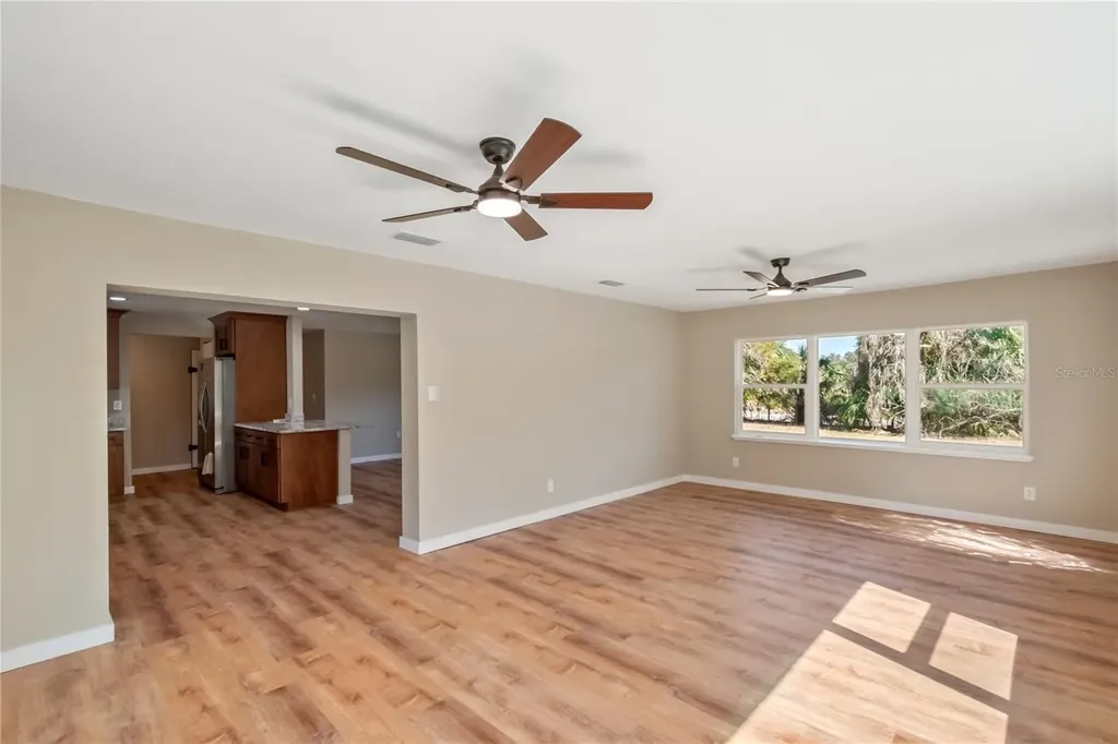 983 S County Road 21 Hawthorne FL 32640