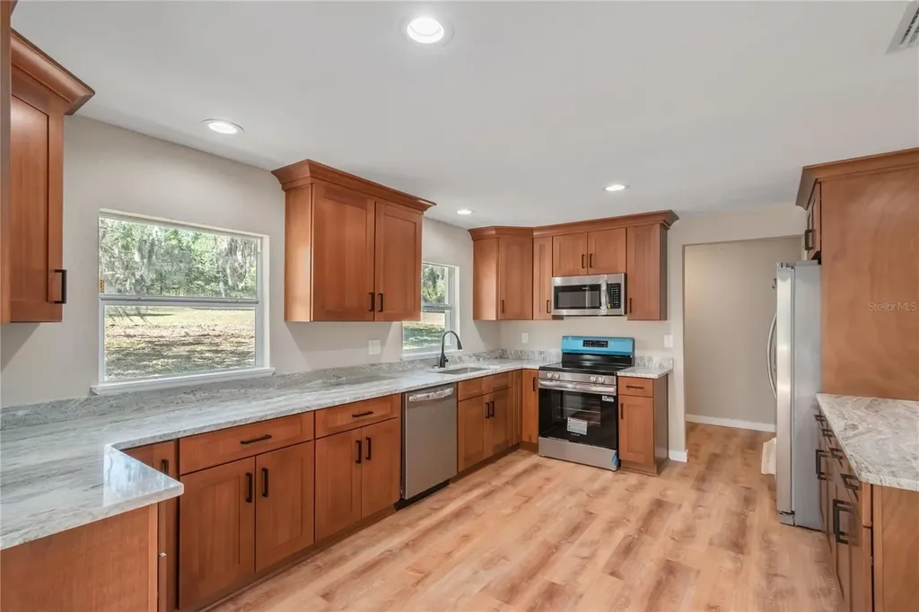 983 S County Road 21 Hawthorne FL 32640