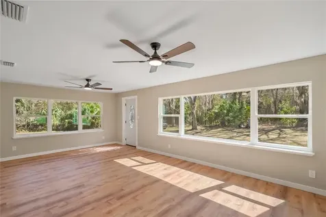 983 S County Road 21 Hawthorne FL 32640