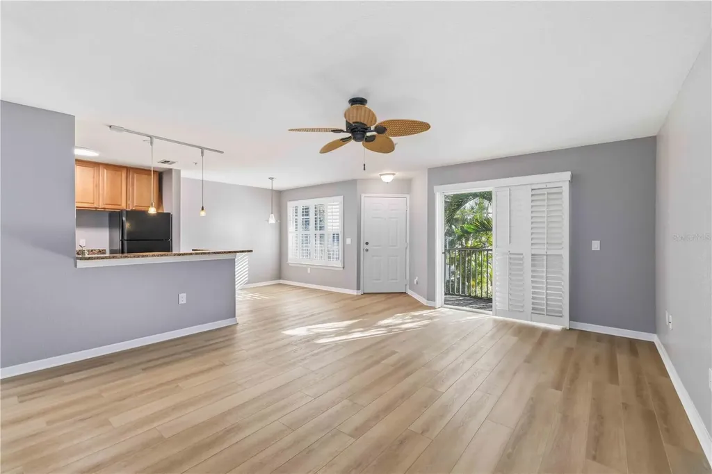 850 S Tamiami Trail Sarasota FL 34236