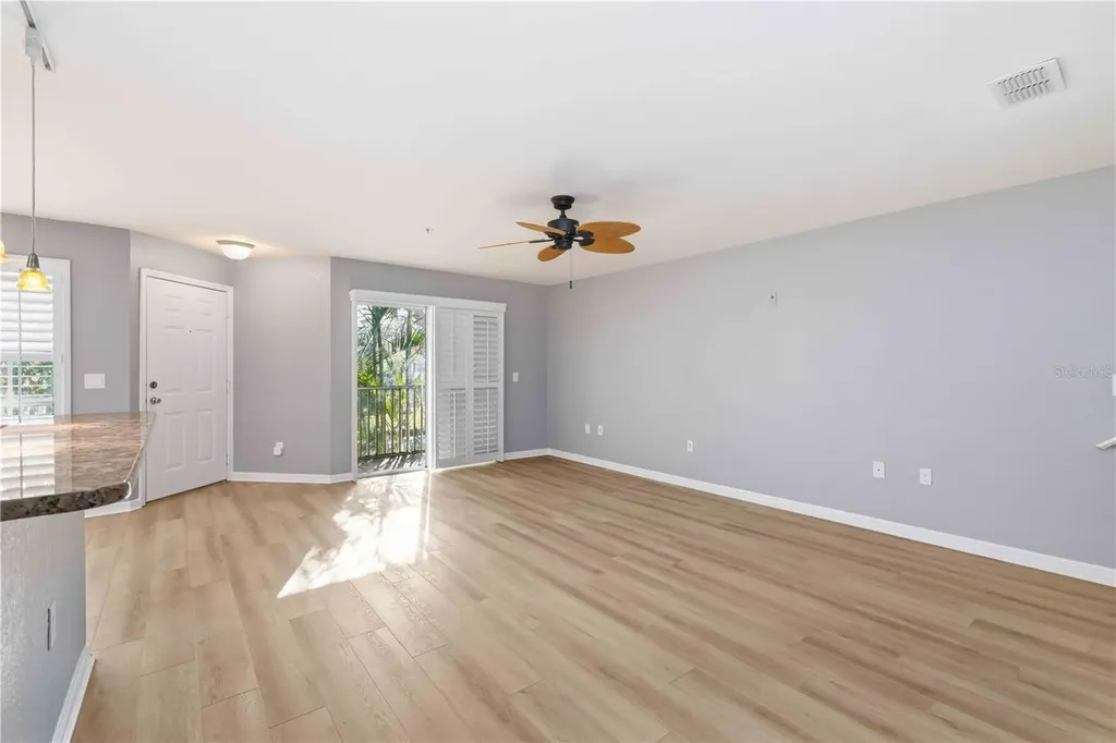 850 S Tamiami Trail Sarasota FL 34236
