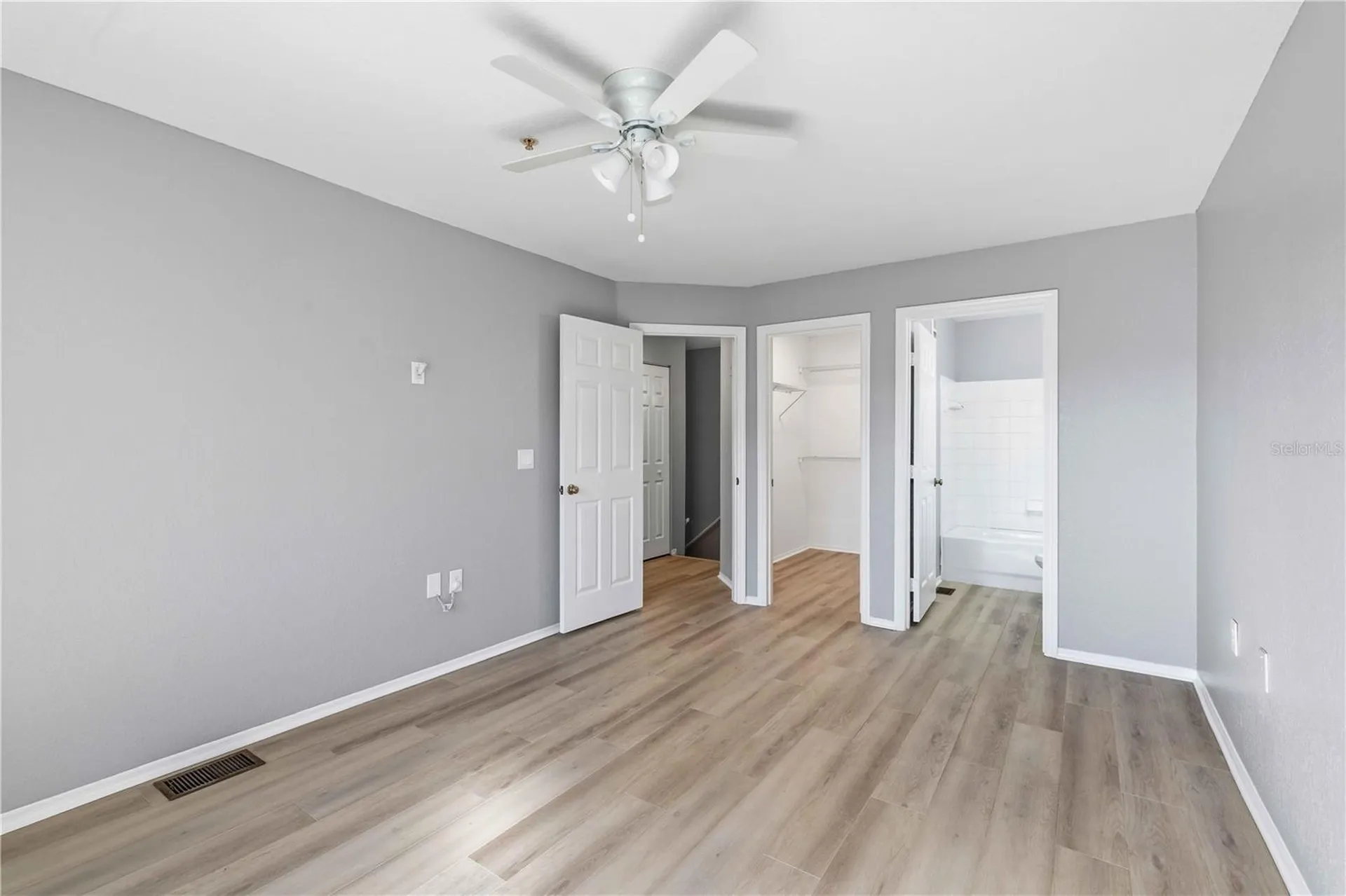 850 S Tamiami Trail Sarasota FL 34236